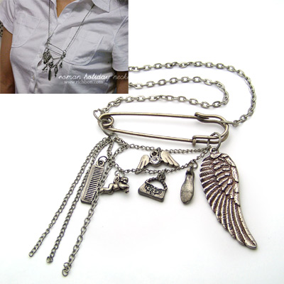 韩国明星·<em>古典式</em>天使衣架<em>挂件毛衣</em>链(颜色随